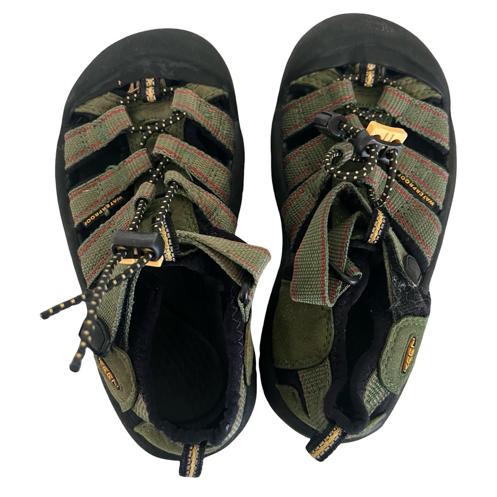 Keen Kids Newport H2 Green and Black Sandals Sz 12